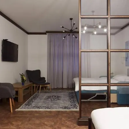 стильні по вулиці вірменська *