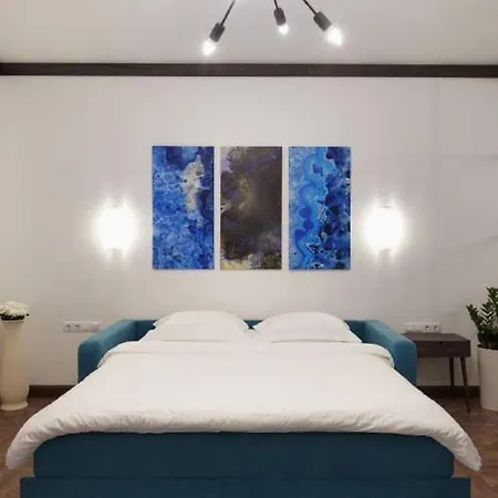 стильні по вулиці вірменська *