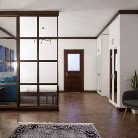 стильні по вулиці вірменська