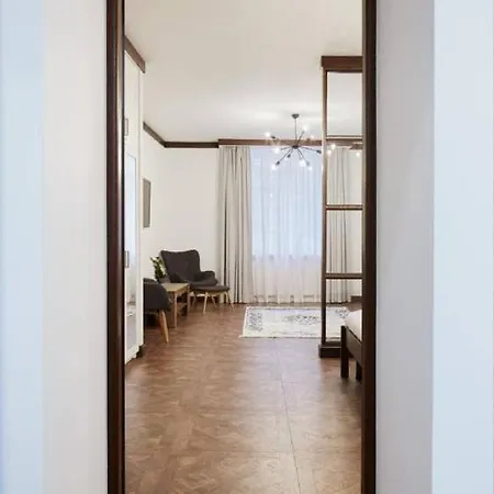 стильні по вулиці вірменська *