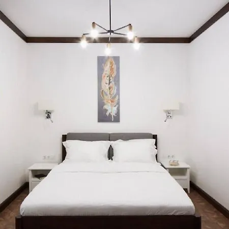 стильні по вулиці вірменська * Lviv