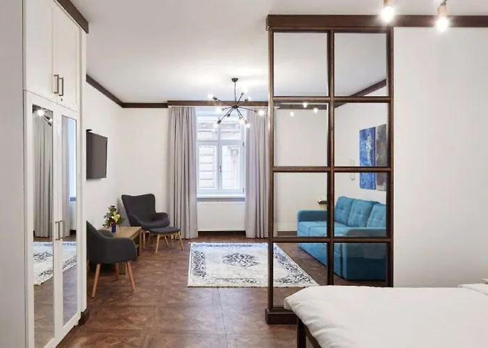 стильні по вулиці вірменська