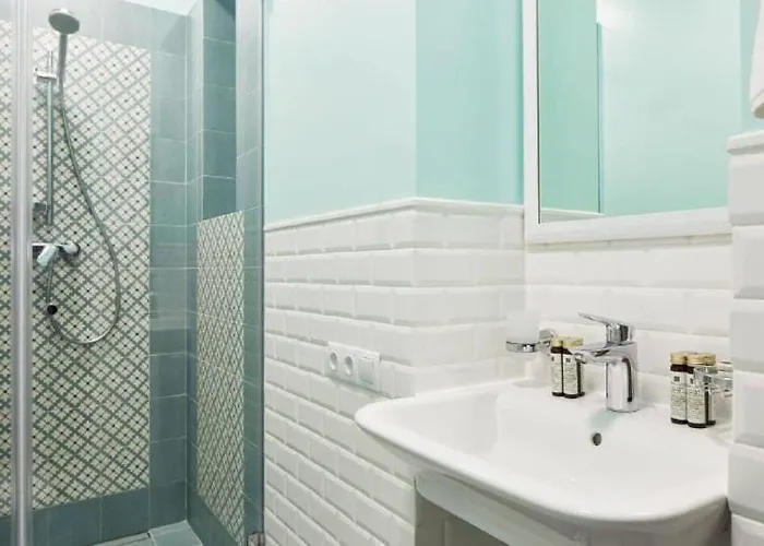 стильні по вулиці вірменська