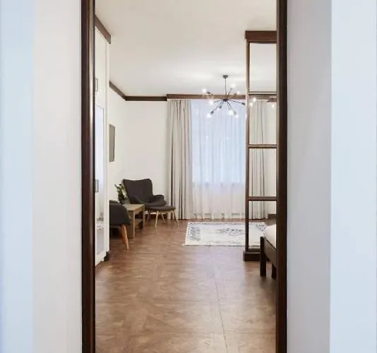 стильні по вулиці вірменська *