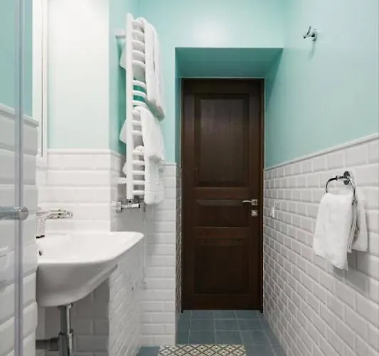 стильні по вулиці вірменська