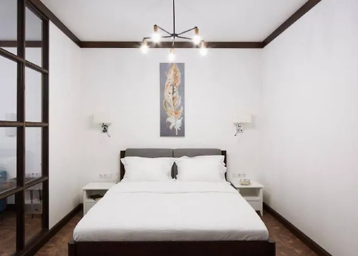 стильні по вулиці вірменська * Lviv